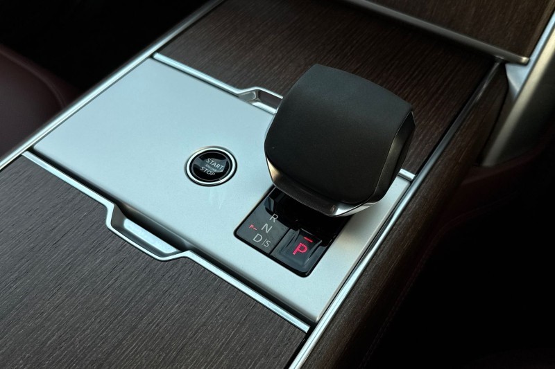 2025 (25) LAND ROVER RANGE ROVER 3.0 P550e Autobiography 4dr Auto 4907057