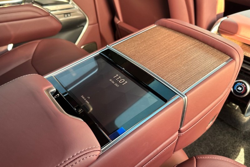 2025 (25) LAND ROVER RANGE ROVER 3.0 P550e Autobiography 4dr Auto 4907100