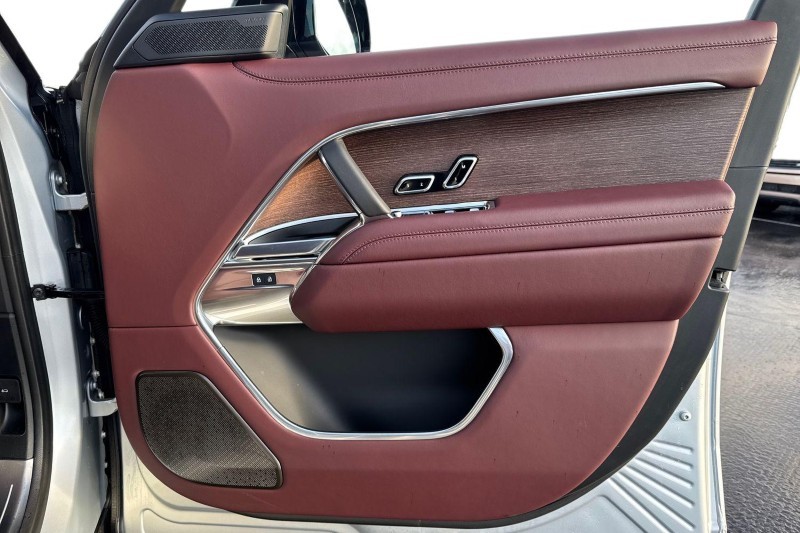 2025 (25) LAND ROVER RANGE ROVER 3.0 P550e Autobiography 4dr Auto 4907067