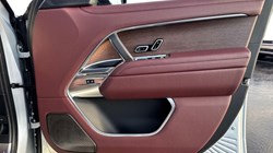 2025 (25) LAND ROVER RANGE ROVER 3.0 P550e Autobiography 4dr Auto 4907067