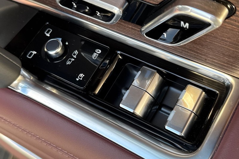 2025 (25) LAND ROVER RANGE ROVER 3.0 P550e Autobiography 4dr Auto 4907068