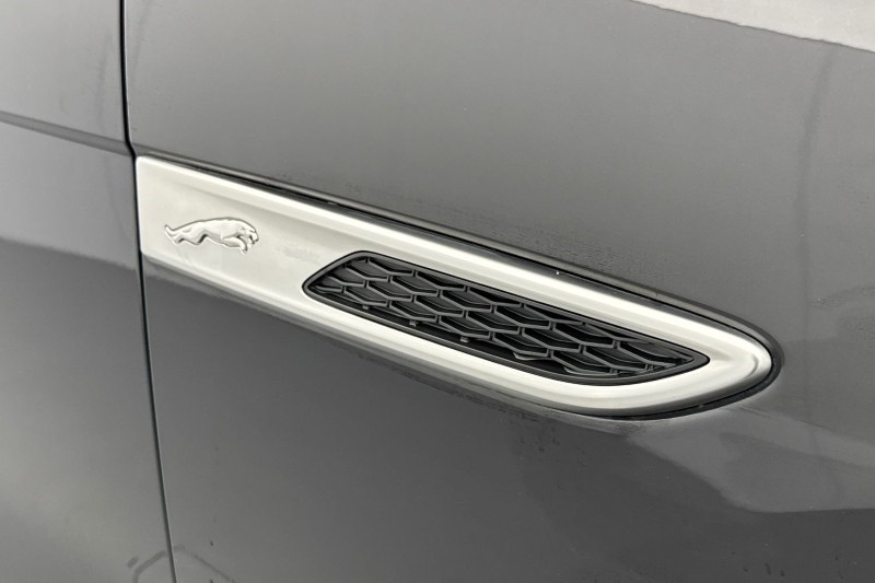 2021 (71) JAGUAR F-PACE 2.0 D165 R-Dynamic S 5dr Auto AWD 4951379