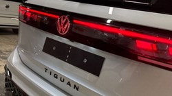 VOLKSWAGEN TIGUAN 2.0 TSI 265 4Motion Black Edition 5dr DSG 4890404