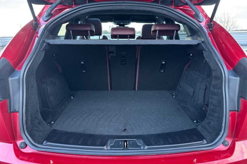 2022 (22) JAGUAR E-PACE 2.0 D200 R-Dynamic Black 5dr Auto 4941391