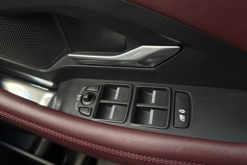 2022 (22) JAGUAR E-PACE 2.0 D200 R-Dynamic Black 5dr Auto 4941404