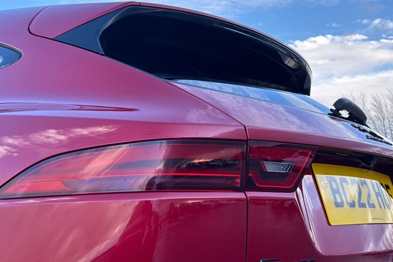 2022 (22) JAGUAR E-PACE 2.0 D200 R-Dynamic Black 5dr Auto 4941400