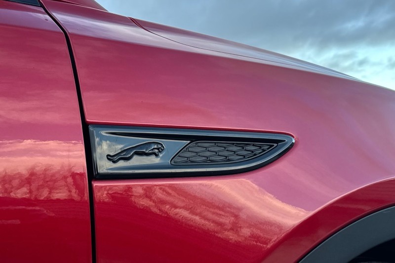 2022 (22) JAGUAR E-PACE 2.0 D200 R-Dynamic Black 5dr Auto 4941401