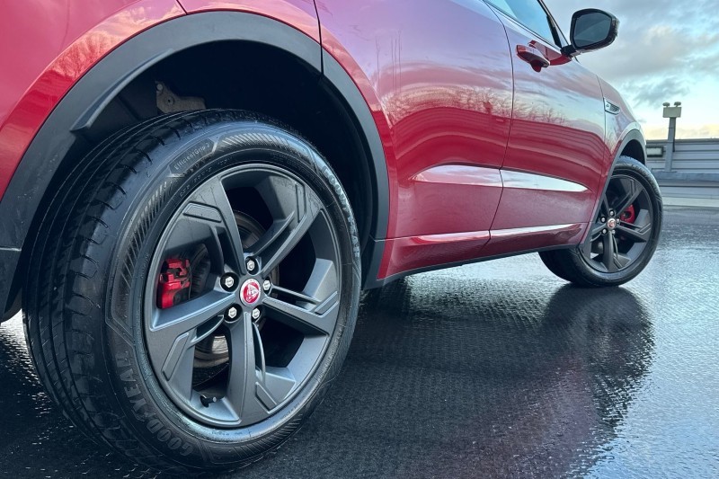 2022 (22) JAGUAR E-PACE 2.0 D200 R-Dynamic Black 5dr Auto 4941425