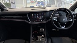 VOLKSWAGEN TOUAREG 3.0 V6 TSI eHybrid 4Motion R 5dr Tip Auto 4661338