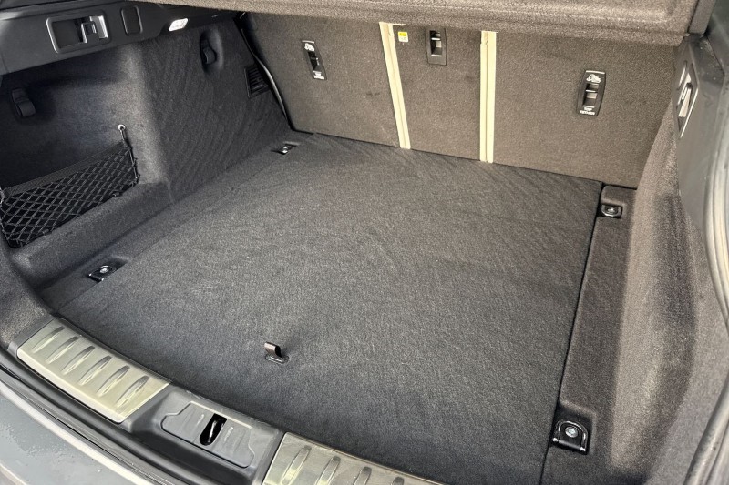 2022 (22) JAGUAR F-PACE 2.0 D200 R-Dynamic SE 5dr Auto AWD 4949700