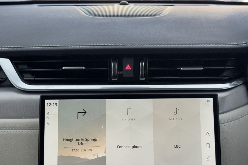 2022 (22) JAGUAR F-PACE 2.0 D200 R-Dynamic SE 5dr Auto AWD 4949698