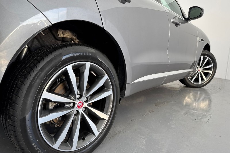 2022 (22) JAGUAR F-PACE 2.0 D200 R-Dynamic SE 5dr Auto AWD 4949709