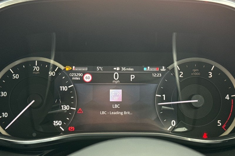 2022 (22) JAGUAR F-PACE 2.0 D200 R-Dynamic SE 5dr Auto AWD 4949682