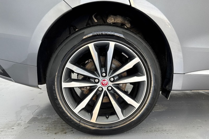 2022 (22) JAGUAR F-PACE 2.0 D200 R-Dynamic SE 5dr Auto AWD 4949674