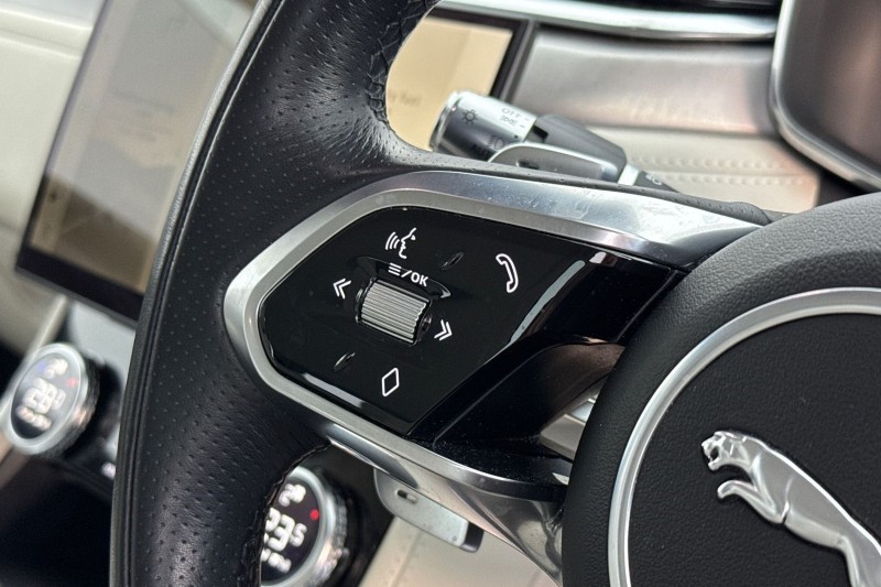 2022 (22) JAGUAR F-PACE 2.0 D200 R-Dynamic SE 5dr Auto AWD 4949692