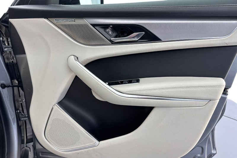 2022 (22) JAGUAR F-PACE 2.0 D200 R-Dynamic SE 5dr Auto AWD 4949687