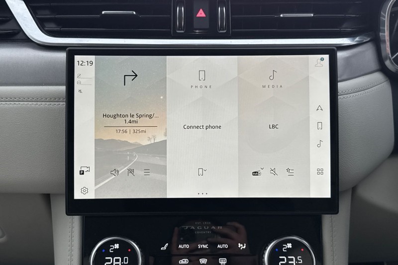 2022 (22) JAGUAR F-PACE 2.0 D200 R-Dynamic SE 5dr Auto AWD 4949694