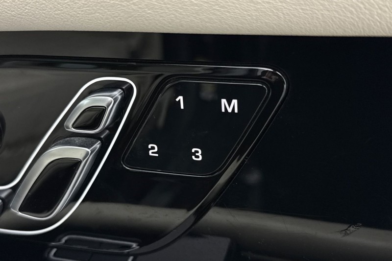 2021 (21) LAND ROVER RANGE ROVER 3.0 D300 Westminster Black 4dr Auto 4957494