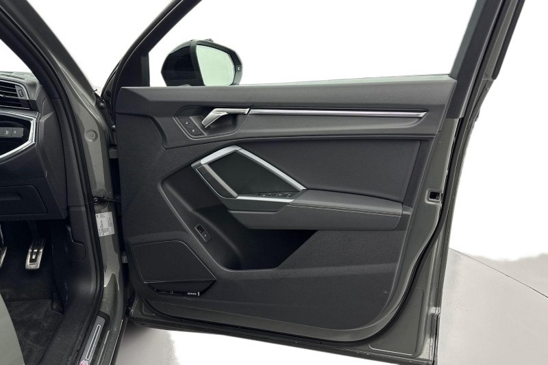 2025 (25) AUDI Q3 40 TFSI Quattro Black Ed 5dr S Tronic [20" Alloy] 4947436