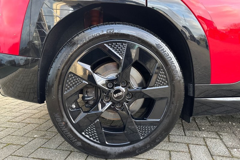 2025 (25) MINI ACEMAN 160kW SE Sport 54kWh 5dr Auto 4950227