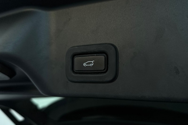 2020 (20) LAND ROVER RANGE ROVER EVOQUE 2.0 D180 R-Dynamic SE 5dr Auto 4953350