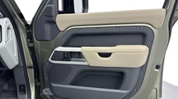 2021 (71) LAND ROVER DEFENDER 3.0 D250 SE 110 5dr Auto 4955844