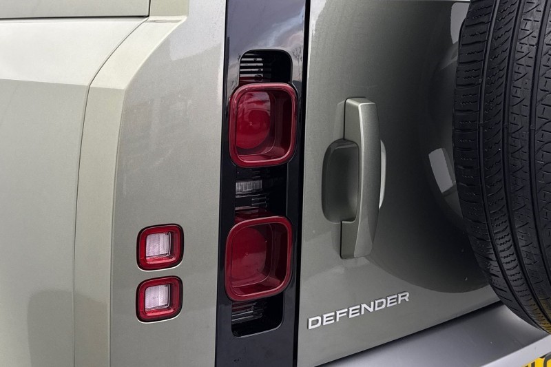 2021 (71) LAND ROVER DEFENDER 3.0 D250 SE 110 5dr Auto 4955840