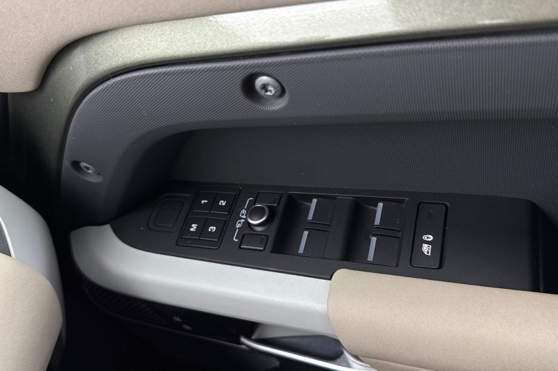 2021 (71) LAND ROVER DEFENDER 3.0 D250 SE 110 5dr Auto 4955845