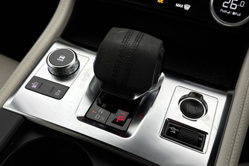 2022 (22) JAGUAR F-PACE 2.0 D200 R-Dynamic SE 5dr Auto AWD 4965558