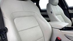 2022 (22) JAGUAR F-PACE 2.0 D200 R-Dynamic SE 5dr Auto AWD 4965570