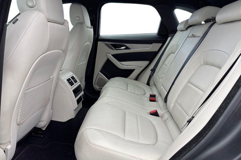 2022 (22) JAGUAR F-PACE 2.0 D200 R-Dynamic SE 5dr Auto AWD 4965549