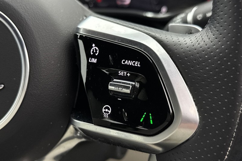 2022 (22) JAGUAR F-PACE 2.0 D200 R-Dynamic SE 5dr Auto AWD 4965572