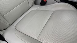 2022 (22) JAGUAR F-PACE 2.0 D200 R-Dynamic SE 5dr Auto AWD 4965569