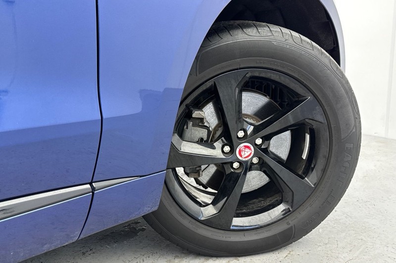 2022 (22) JAGUAR F-PACE 2.0 D200 R-Dynamic SE 5dr Auto AWD 4965589