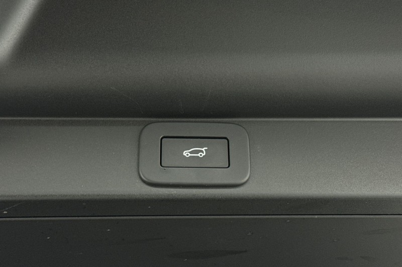 2025 (25) LAND ROVER RANGE ROVER 3.0 P400 SE 4dr Auto 4986600