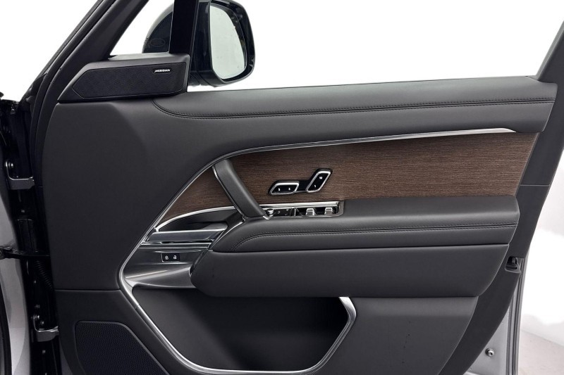 2025 (25) LAND ROVER RANGE ROVER 3.0 P400 SE 4dr Auto 4986587