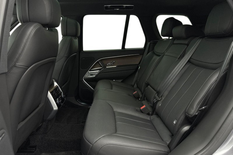 2025 (25) LAND ROVER RANGE ROVER 3.0 P400 SE 4dr Auto 4986569