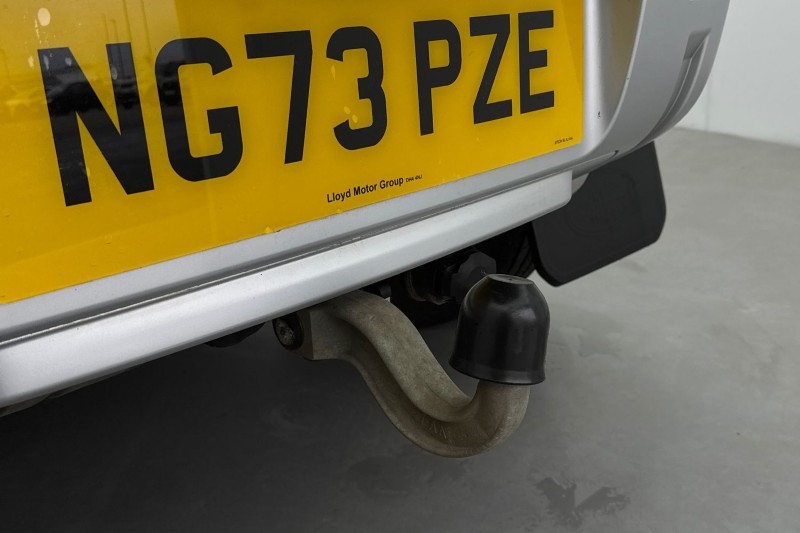 2023 (73) LAND ROVER DEFENDER 3.0 D250 SE 110 5dr Auto 5058546