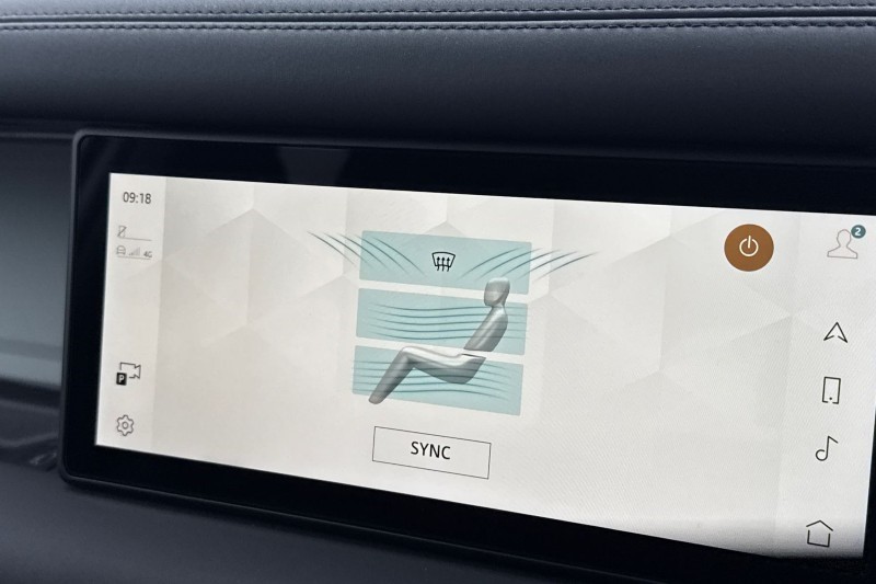 2023 (73) LAND ROVER DEFENDER 3.0 D250 SE 110 5dr Auto 5058556