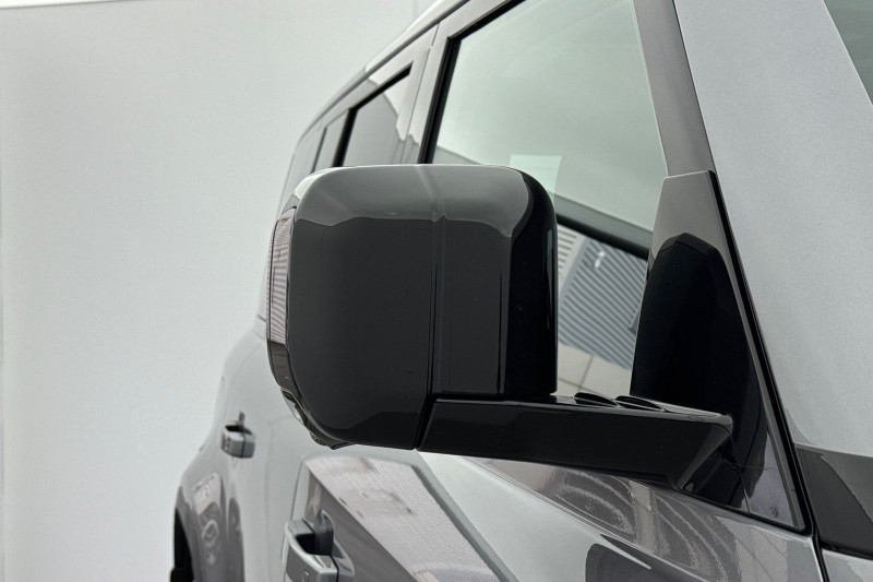 2023 (73) LAND ROVER DEFENDER 3.0 D250 SE 110 5dr Auto 5058570