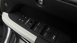 2023 (73) LAND ROVER DEFENDER 3.0 D250 SE 110 5dr Auto 5058548