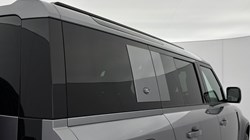 2023 (73) LAND ROVER DEFENDER 3.0 D250 SE 110 5dr Auto 5058571