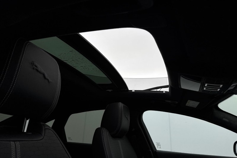 2024 (24) JAGUAR XF 2.0 P250 R-Dynamic HSE Black 4dr Auto 5005052