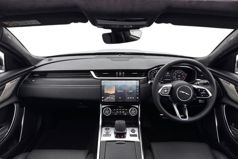 2024 (24) JAGUAR XF 2.0 P250 R-Dynamic HSE Black 4dr Auto 5005040