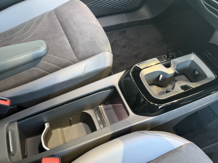  VOLKSWAGEN ID.4 210kW Life Pro 77kWh 5dr Auto 4783263