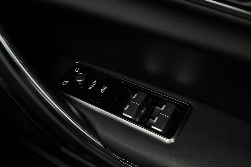 2024 (24) JAGUAR XF 2.0 P250 R-Dynamic HSE Black 4dr Auto 5005054