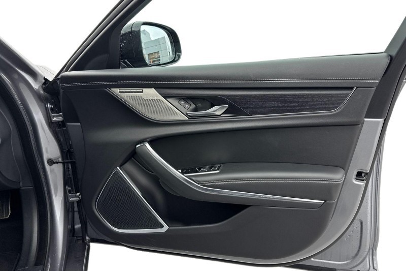 2024 (24) JAGUAR XF 2.0 P250 R-Dynamic HSE Black 4dr Auto 5005053