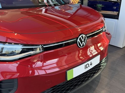 VOLKSWAGEN ID.4 210kW Life Pro 77kWh 5dr Auto