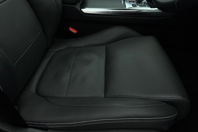 2024 (24) JAGUAR XF 2.0 P250 R-Dynamic HSE Black 4dr Auto 5005056