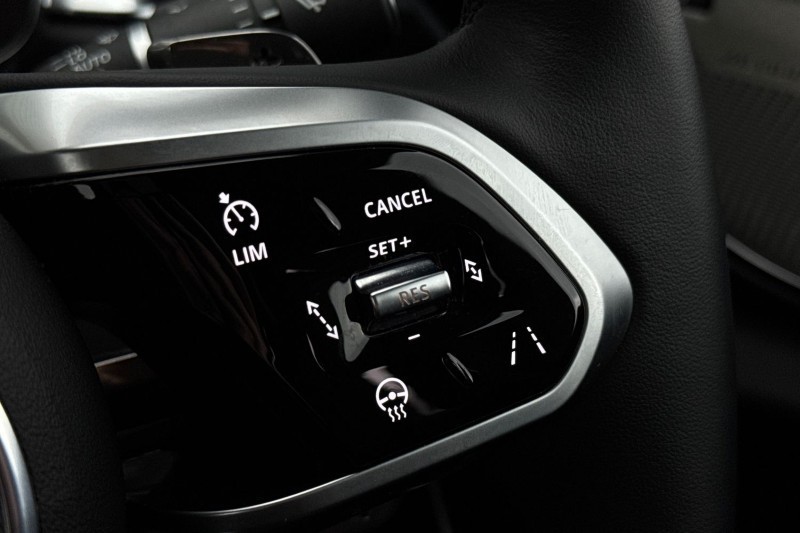 2024 (24) JAGUAR XF 2.0 P250 R-Dynamic HSE Black 4dr Auto 5005059